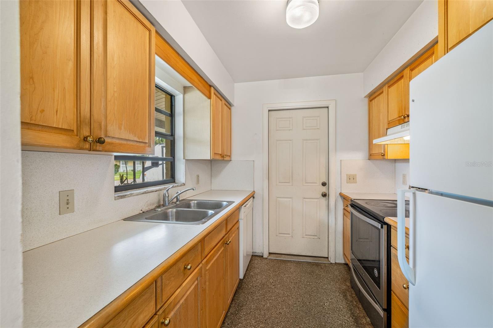Image 10 of 30 For 6412 Cameron Avenue