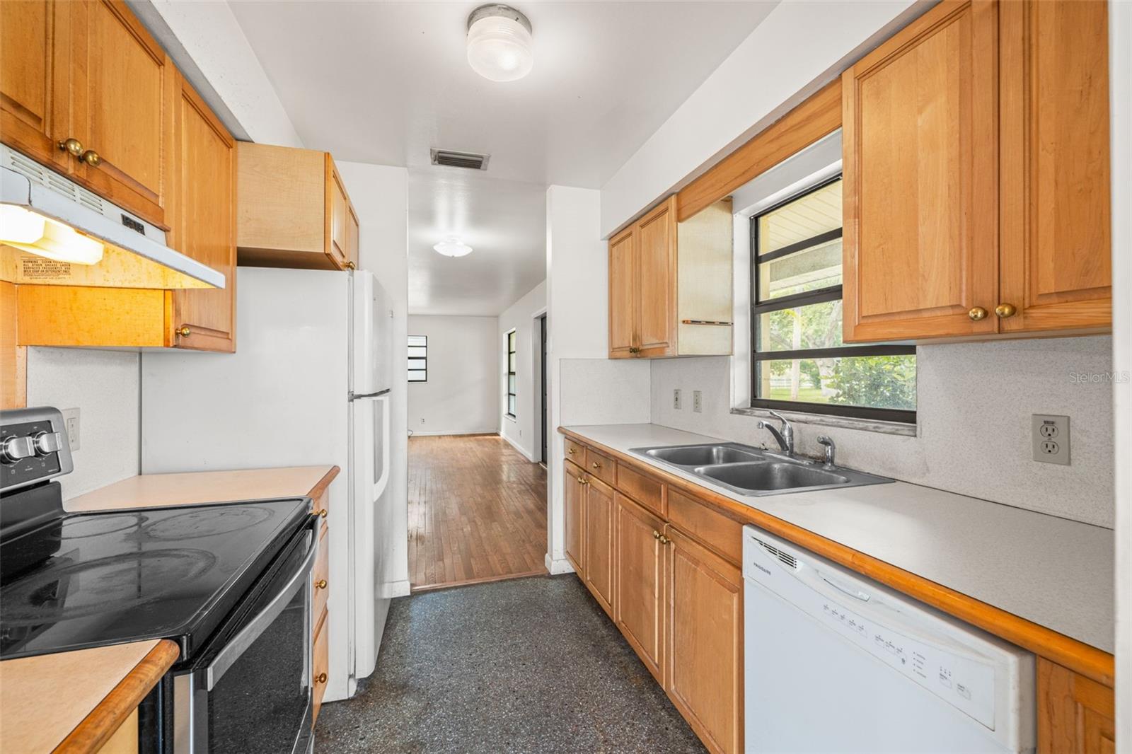 Image 14 of 30 For 6412 Cameron Avenue