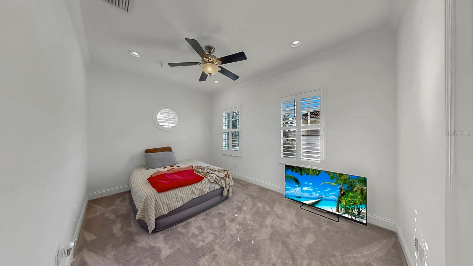 Image 10 of 59 For 111 Albany Avenue 11