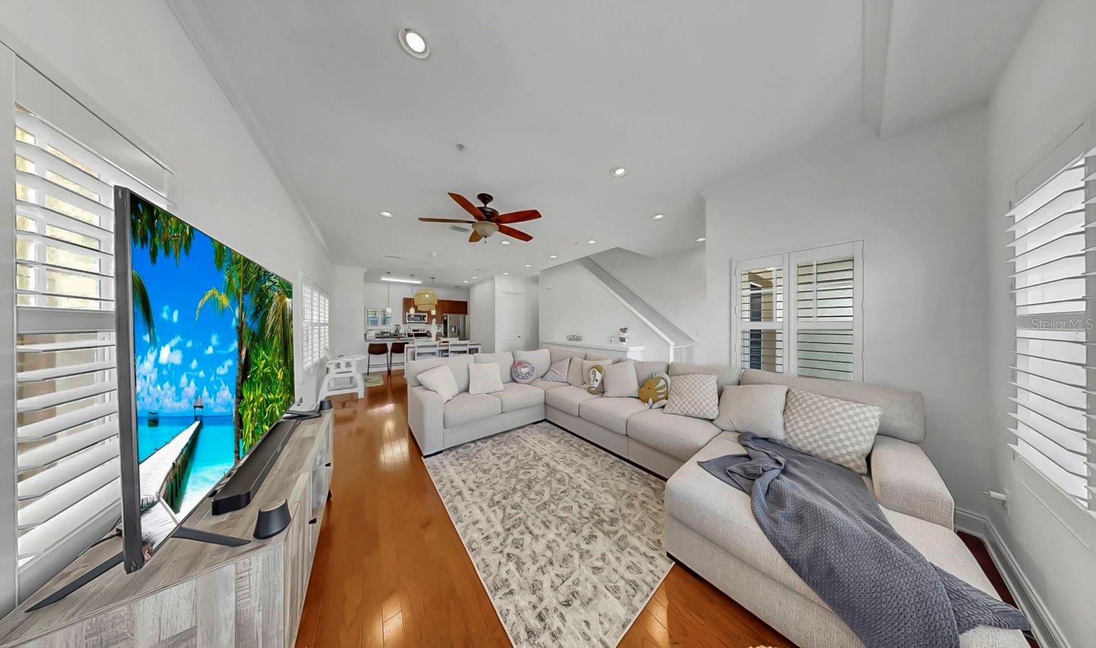 Image 12 of 59 For 111 Albany Avenue 11