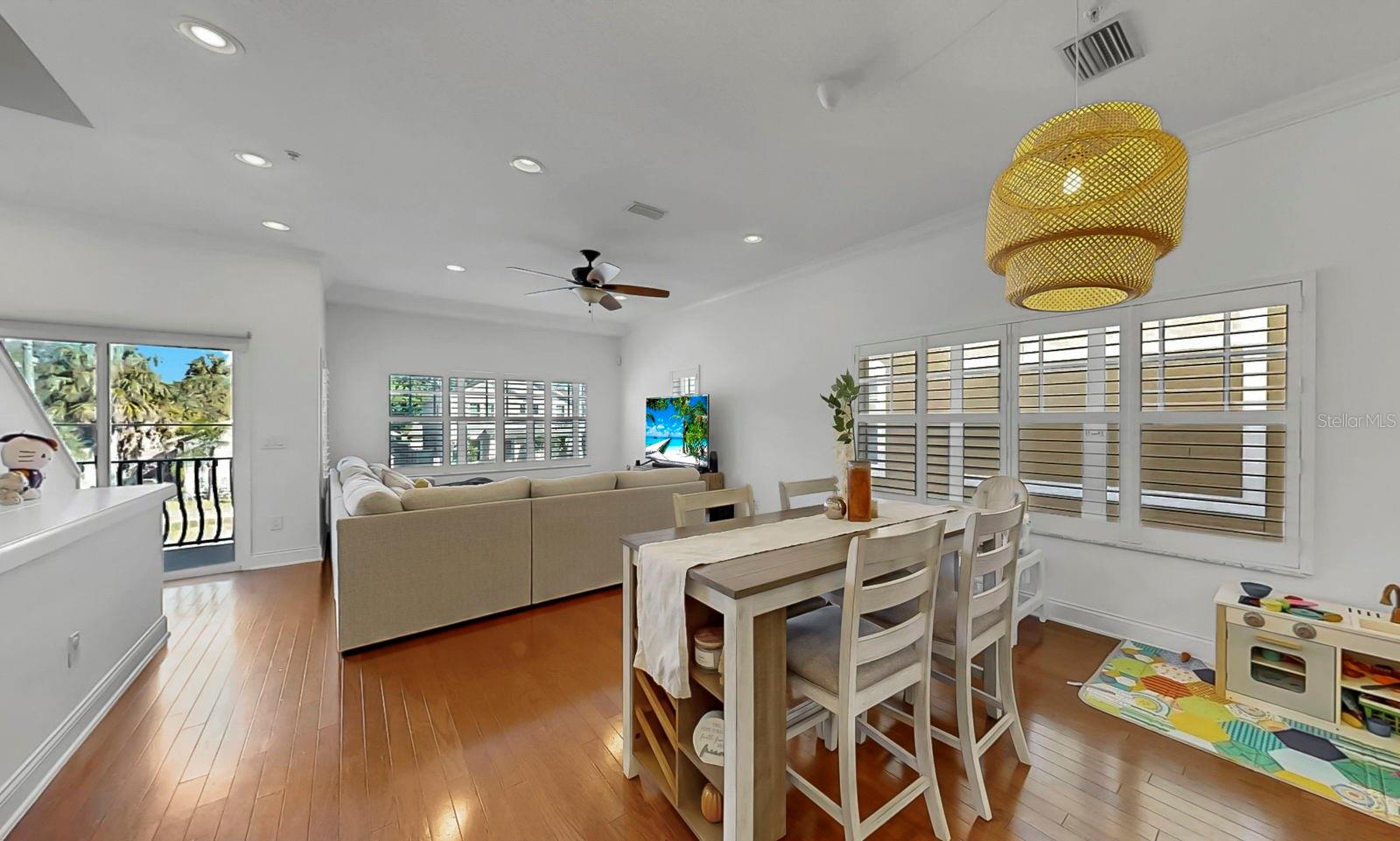 Image 13 of 59 For 111 Albany Avenue 11