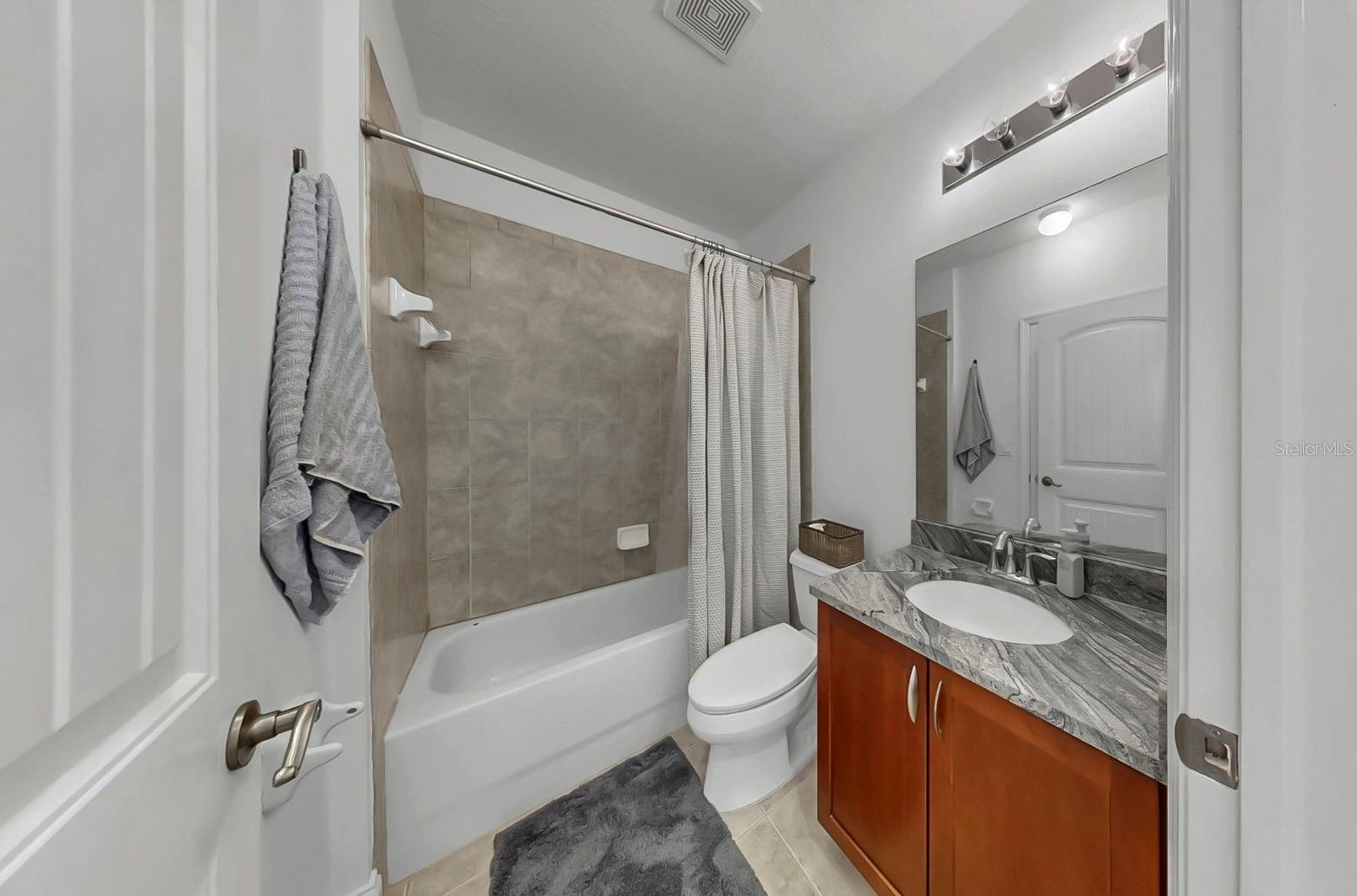 Image 16 of 59 For 111 Albany Avenue 11