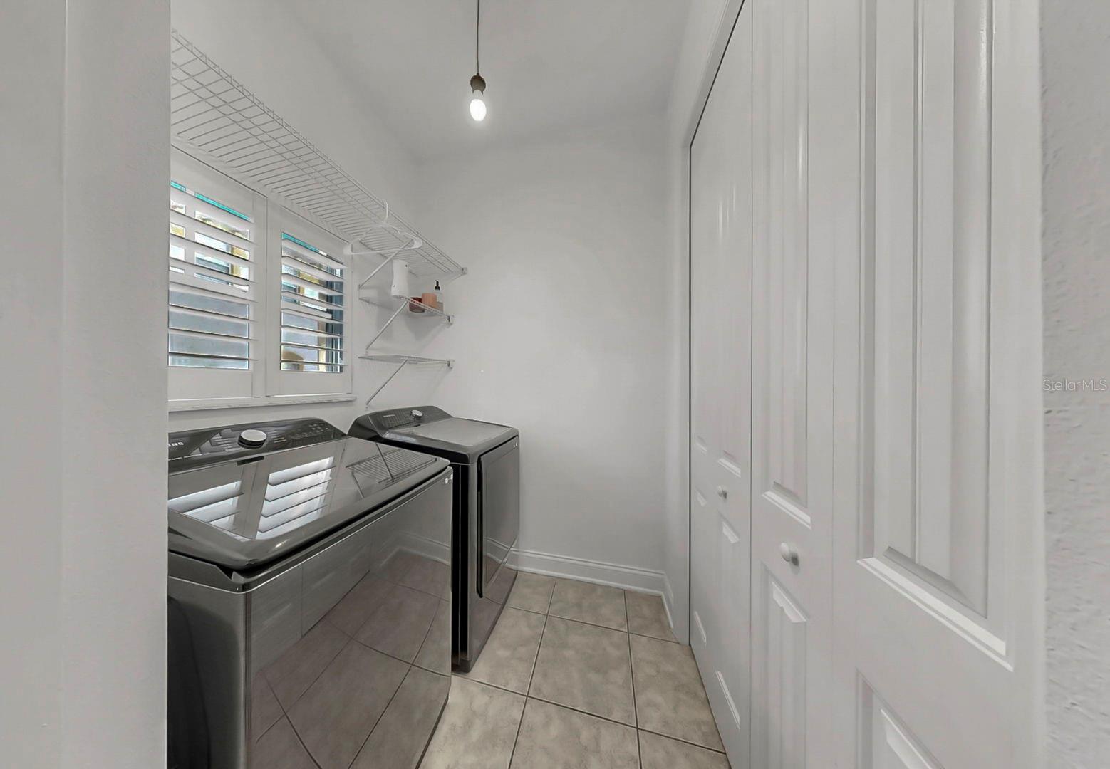 Image 20 of 59 For 111 Albany Avenue 11