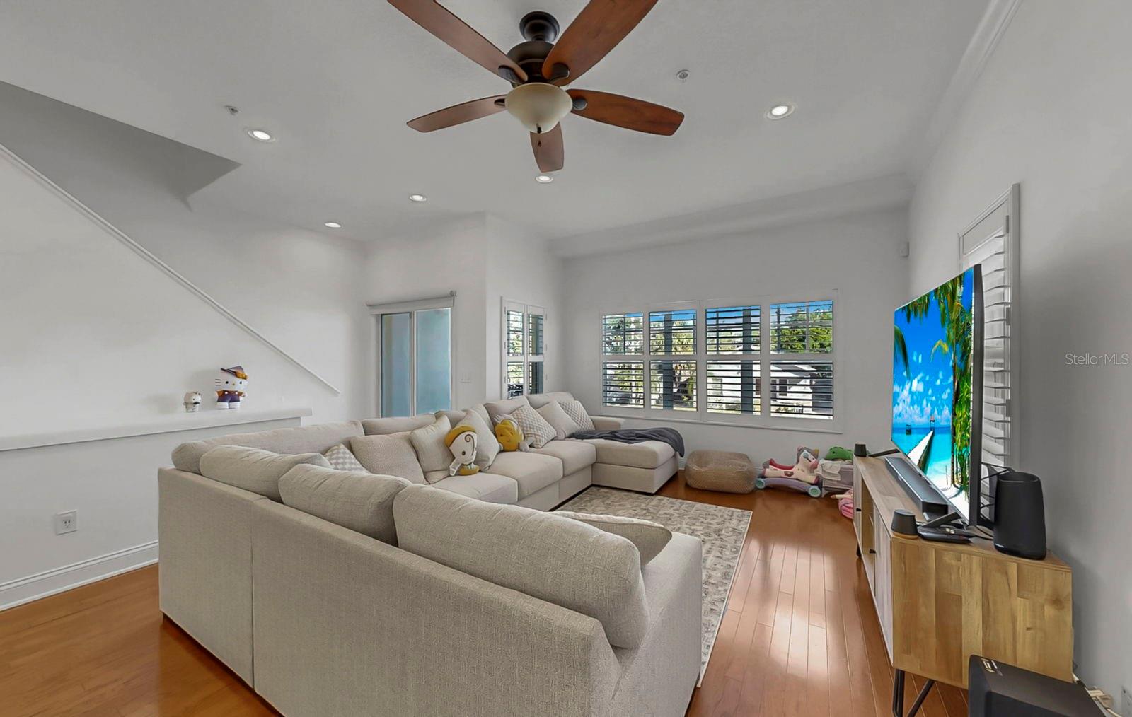 Image 29 of 59 For 111 Albany Avenue 11