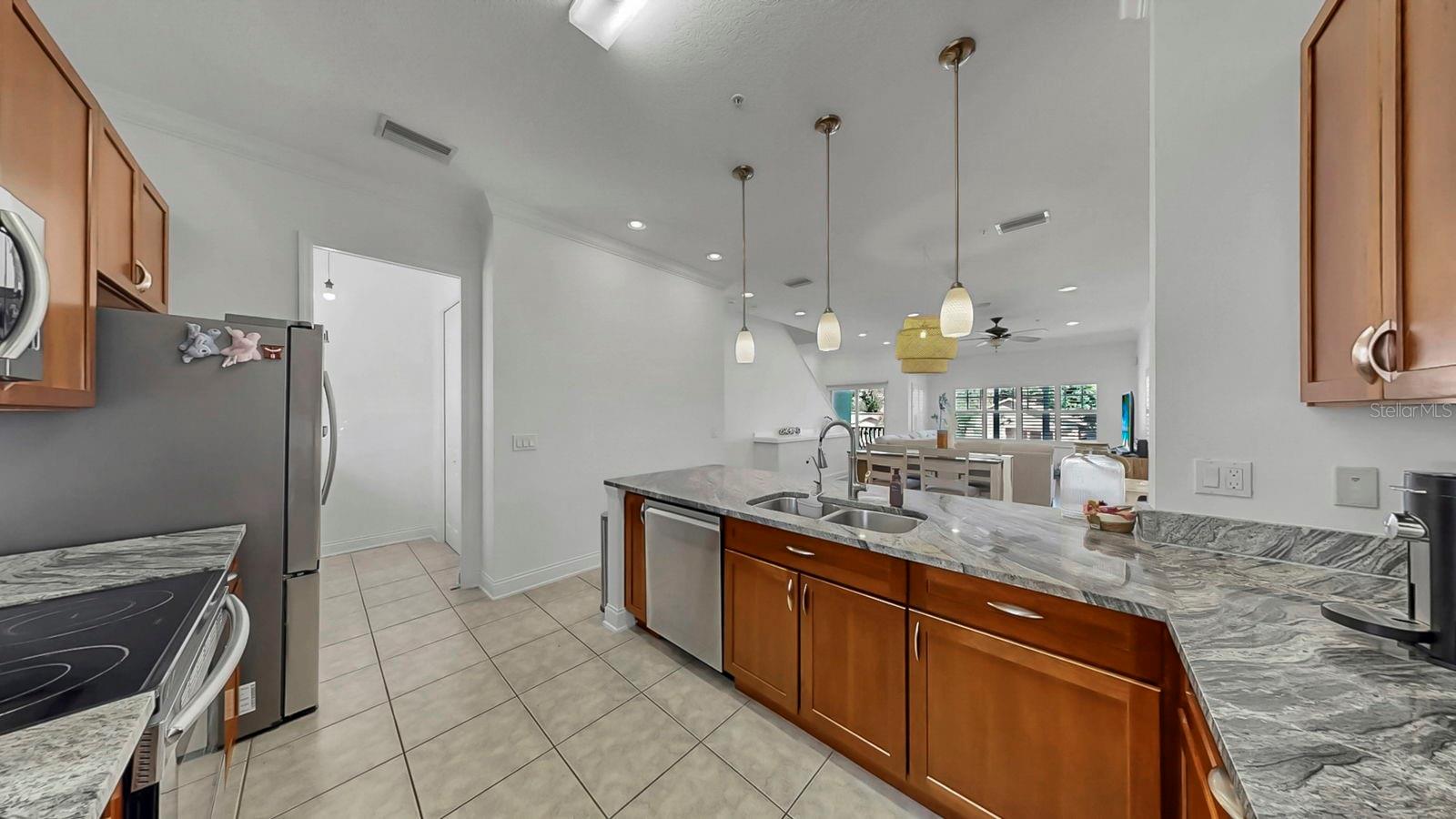 Image 30 of 59 For 111 Albany Avenue 11