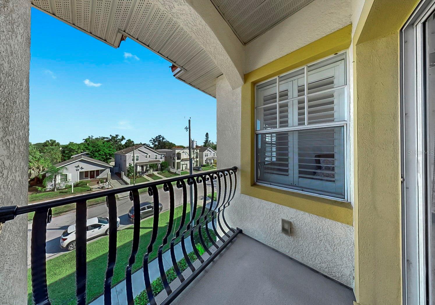 Image 35 of 59 For 111 Albany Avenue 11