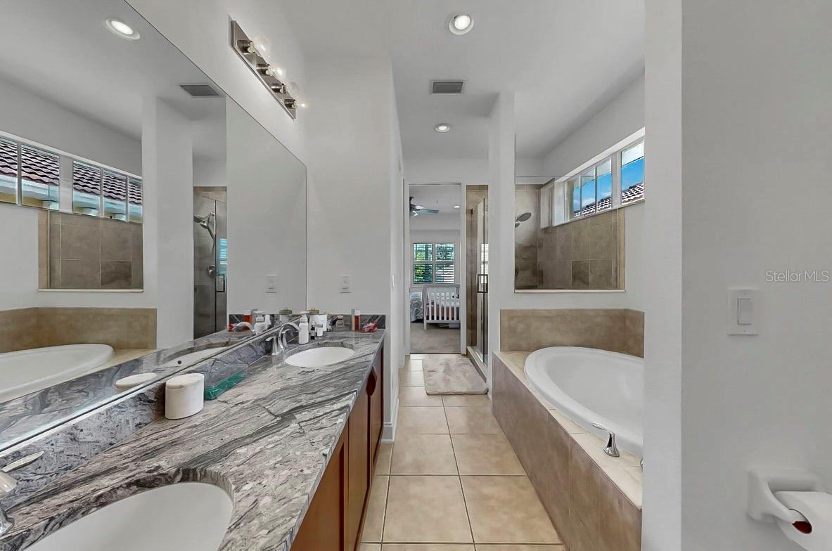 Image 41 of 59 For 111 Albany Avenue 11