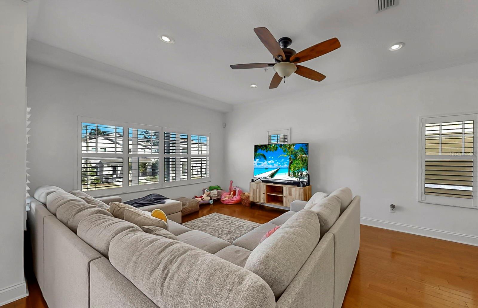 Image 43 of 59 For 111 Albany Avenue 11