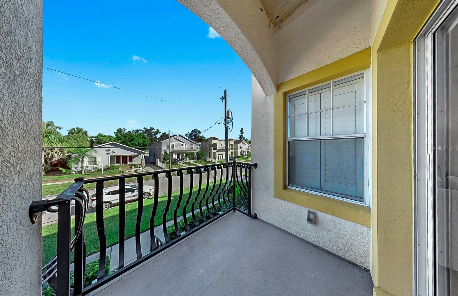 Image 6 of 59 For 111 Albany Avenue 11