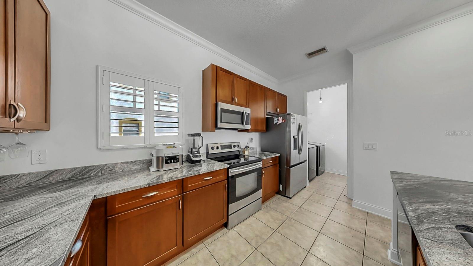 Image 8 of 59 For 111 Albany Avenue 11