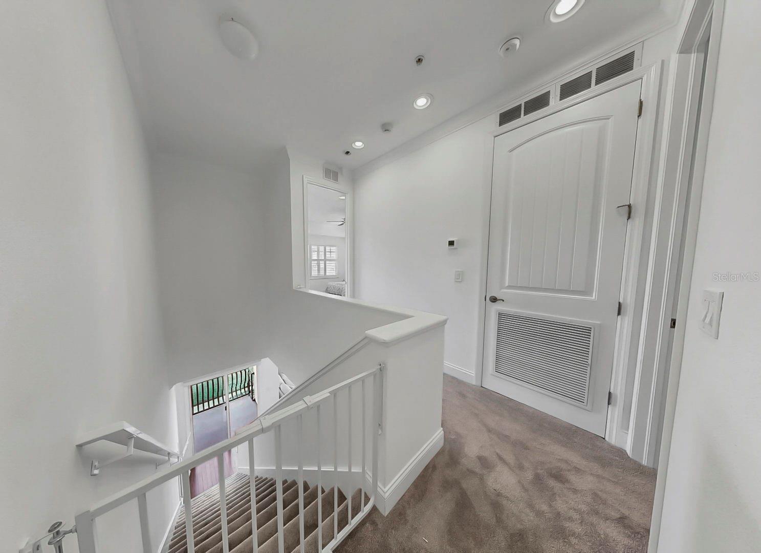 Image 9 of 59 For 111 Albany Avenue 11