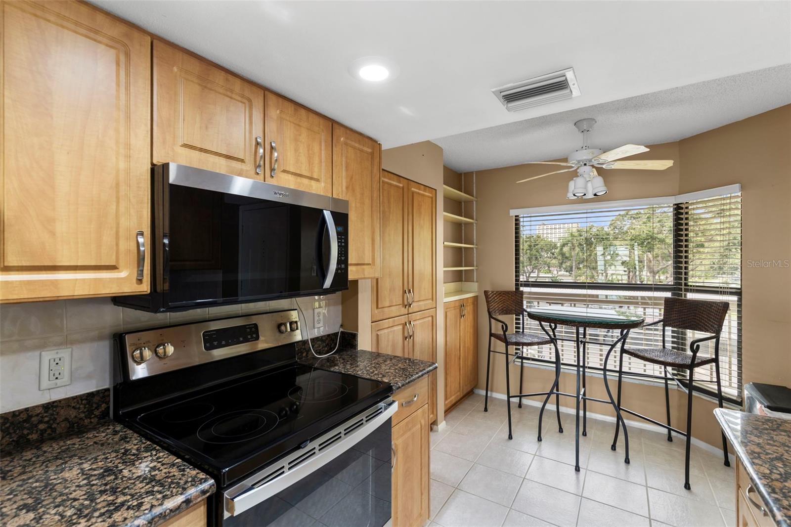 Image 11 of 50 For 1324 Pasadena Avenue S 202