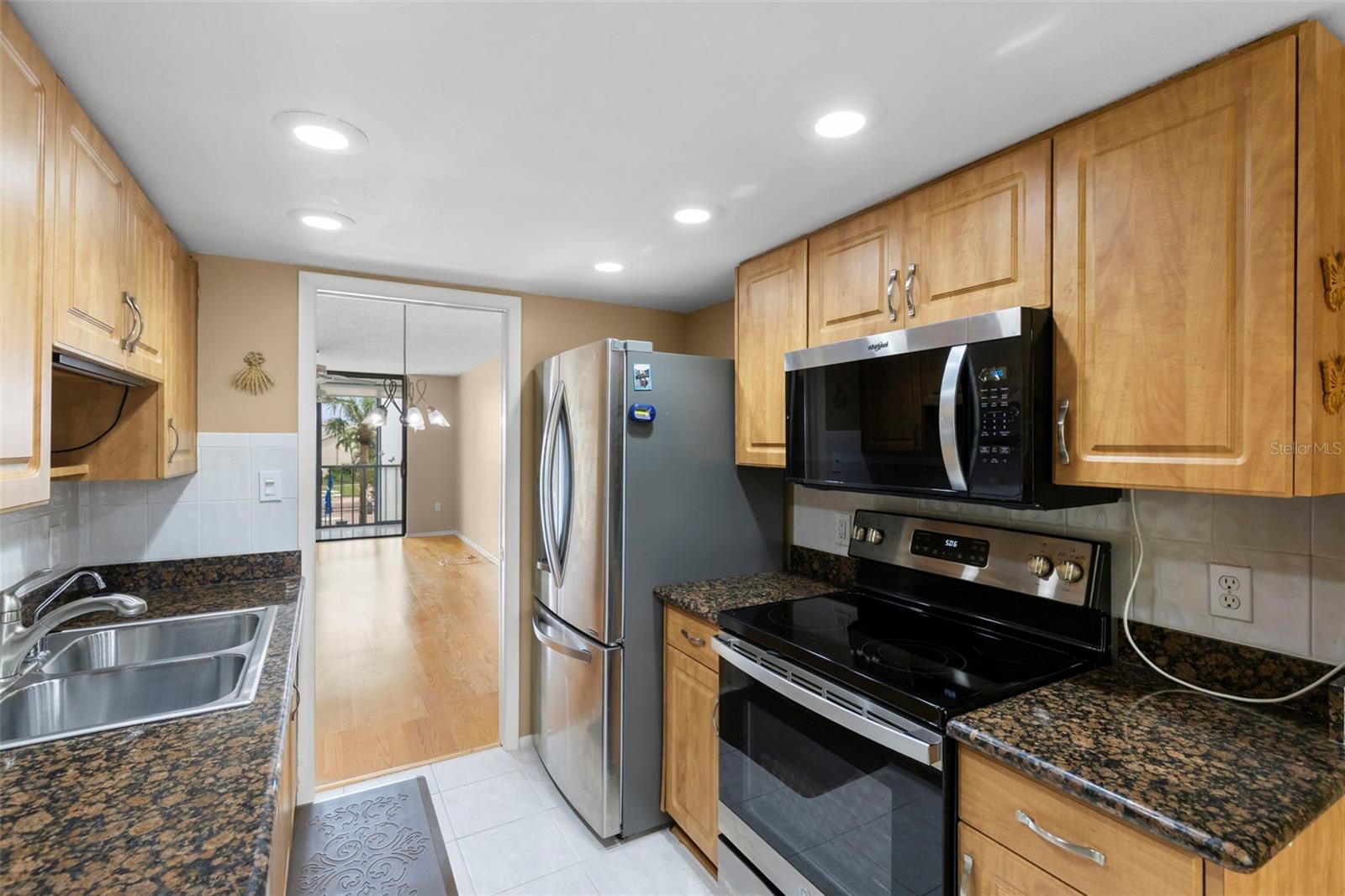 Image 14 of 50 For 1324 Pasadena Avenue S 202