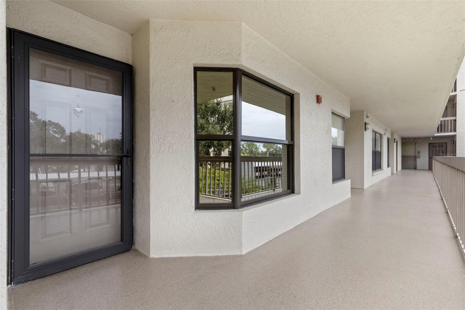 Image 30 of 50 For 1324 Pasadena Avenue S 202