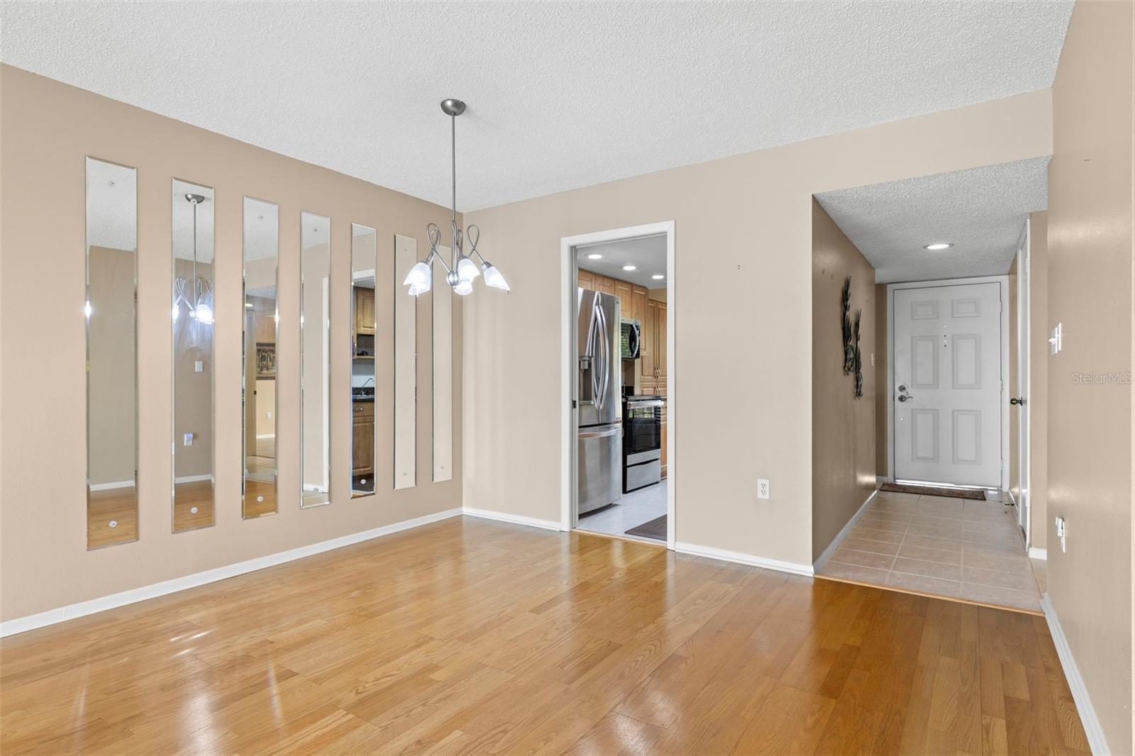 Image 6 of 50 For 1324 Pasadena Avenue S 202