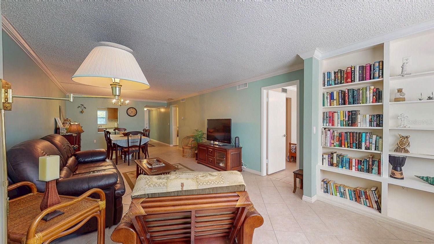 Image 18 of 74 For 1524 Lakeview Rd  306