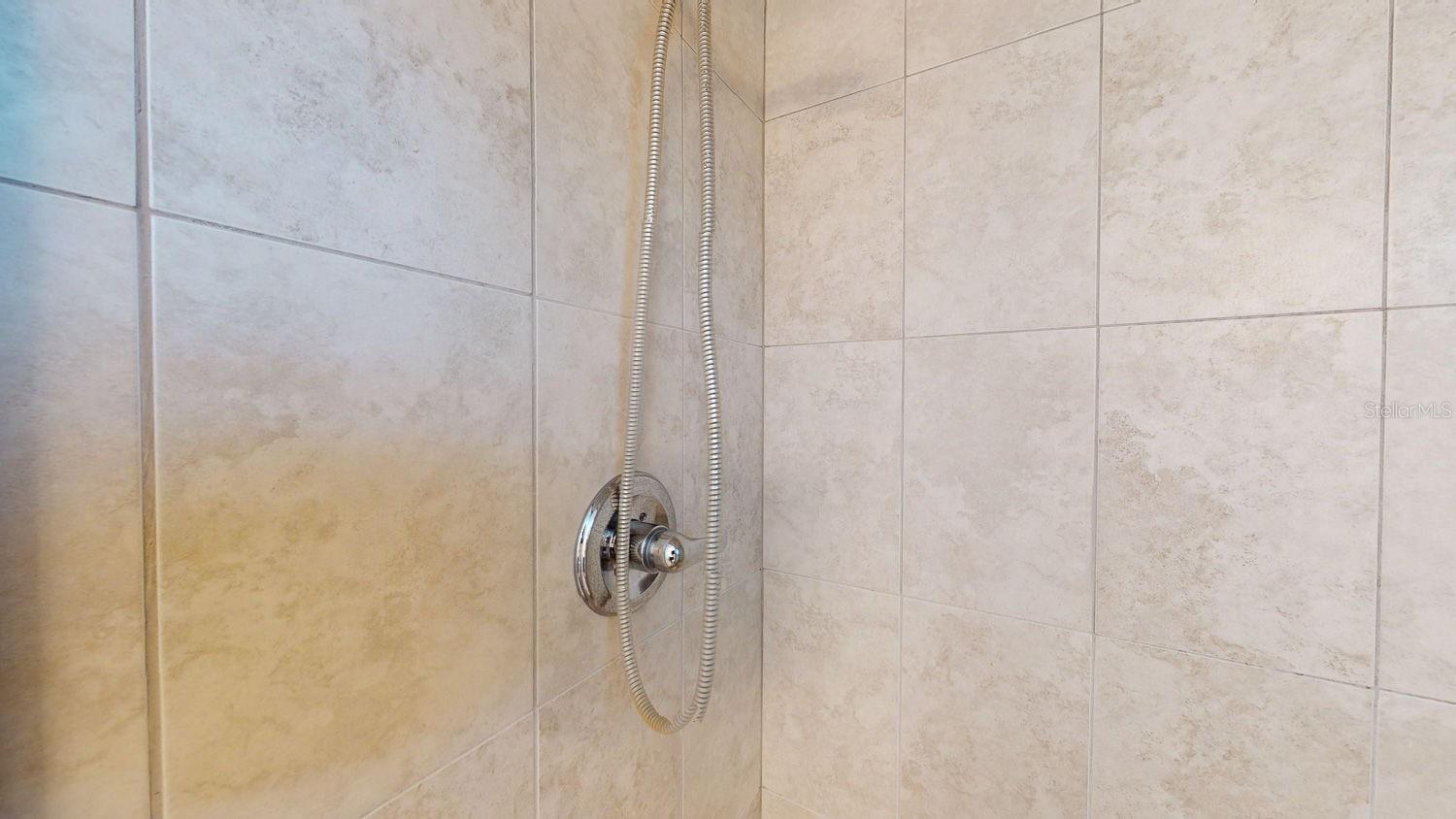 Image 32 of 74 For 1524 Lakeview Rd  306