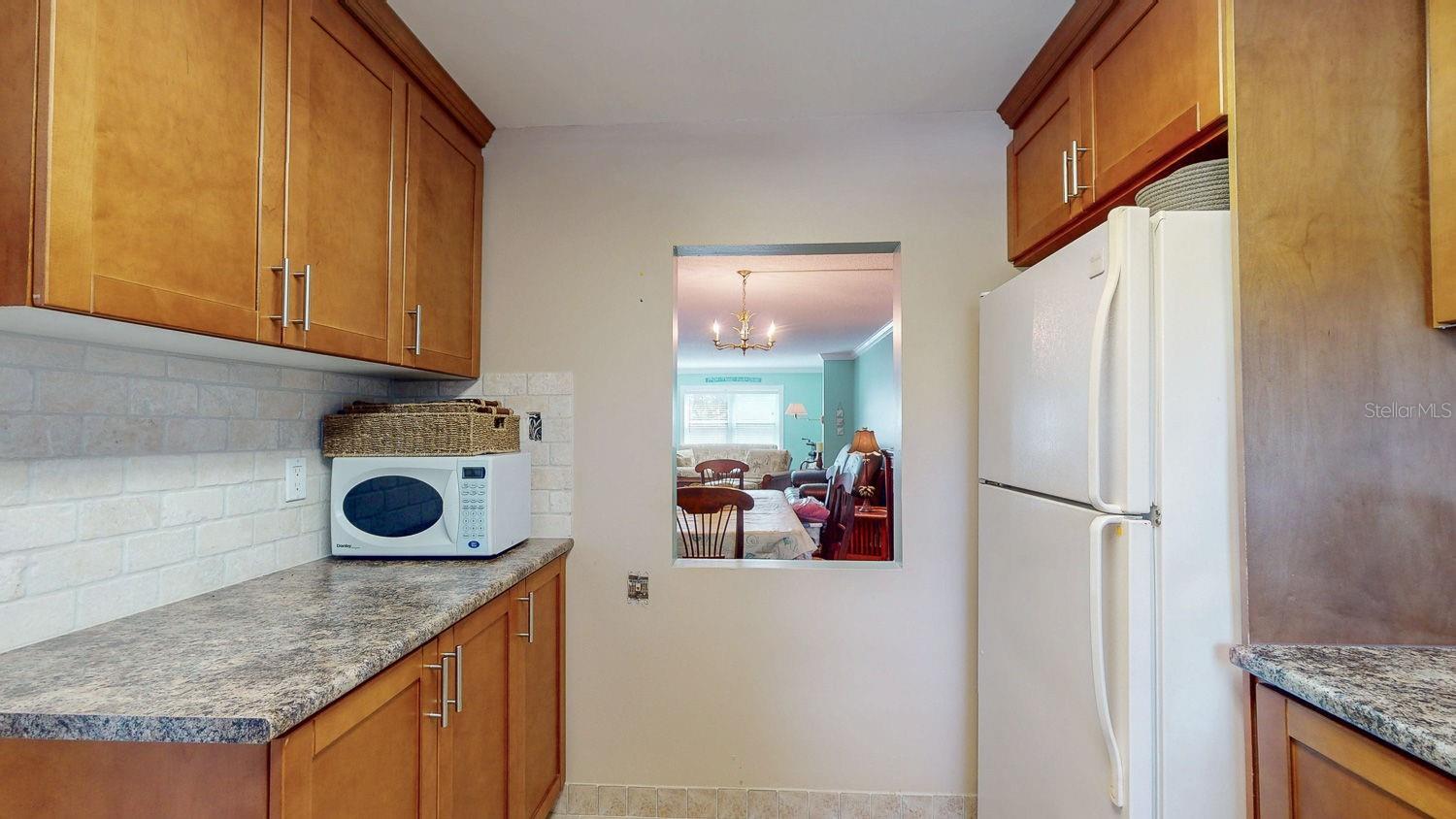 Image 7 of 74 For 1524 Lakeview Rd  306