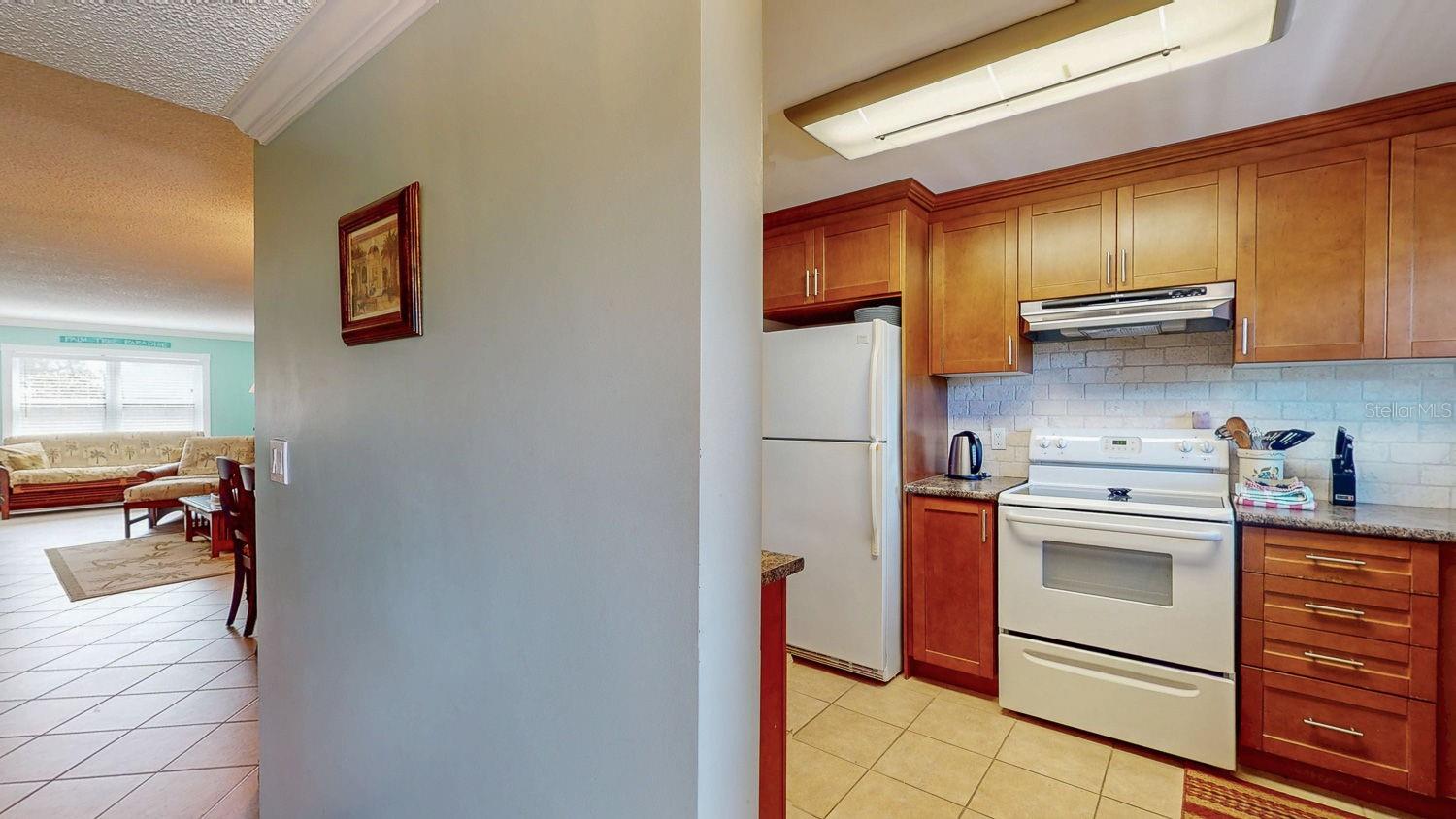 Image 9 of 74 For 1524 Lakeview Rd  306