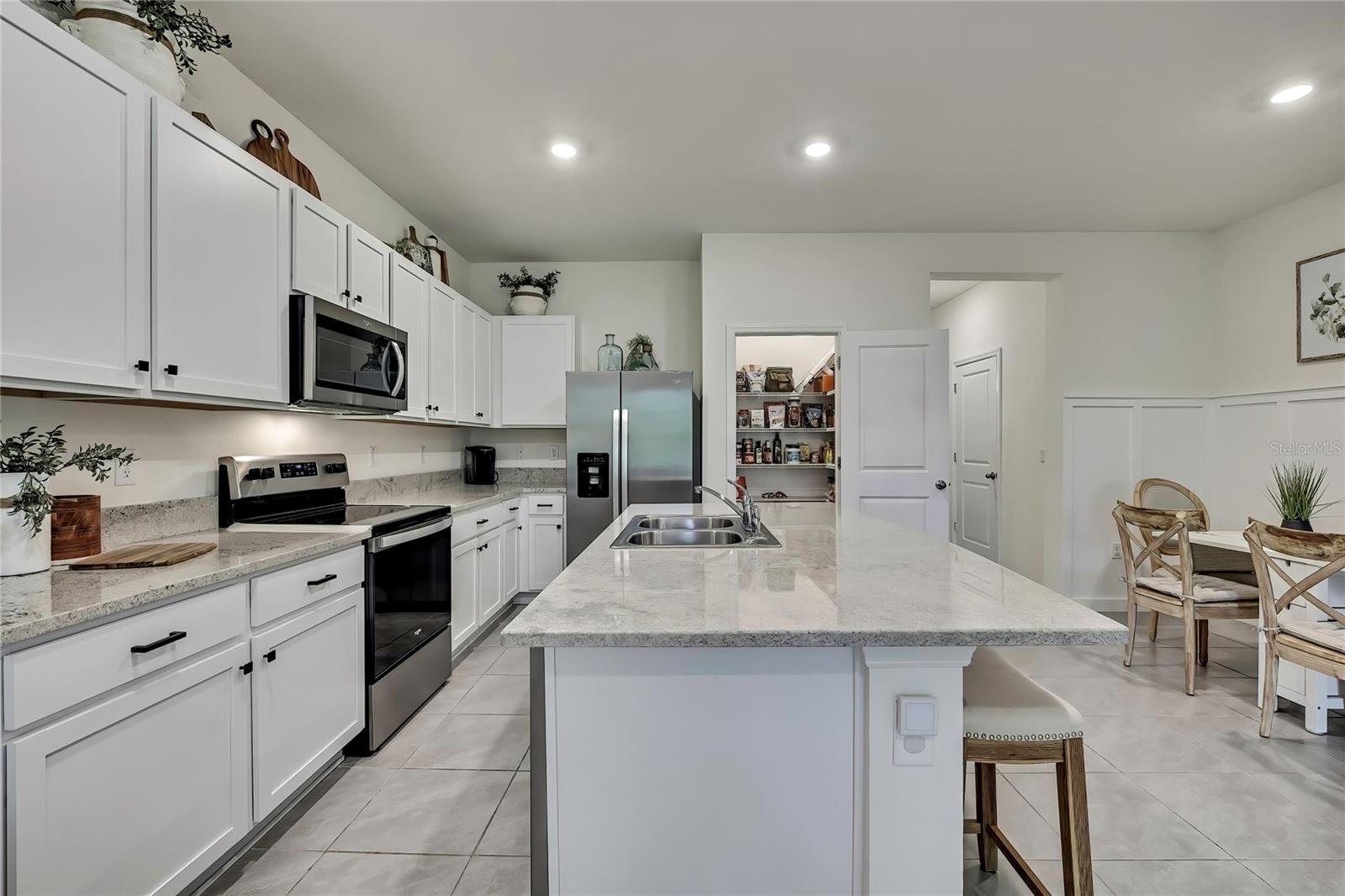 Image 16 of 67 For 16662 Maude Drive