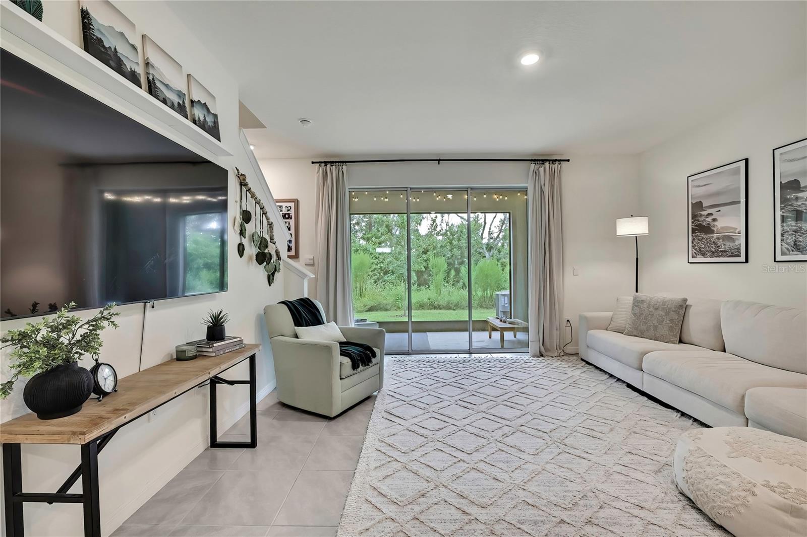 Image 18 of 67 For 16662 Maude Drive