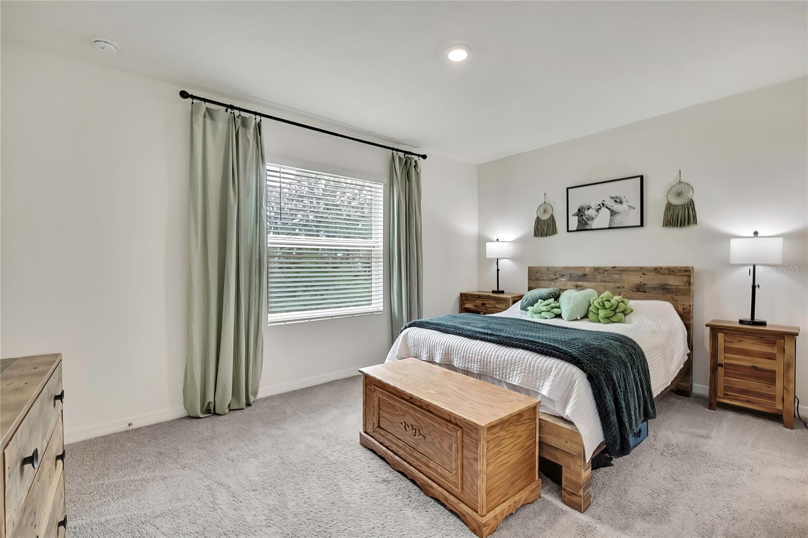 Image 26 of 67 For 16662 Maude Drive