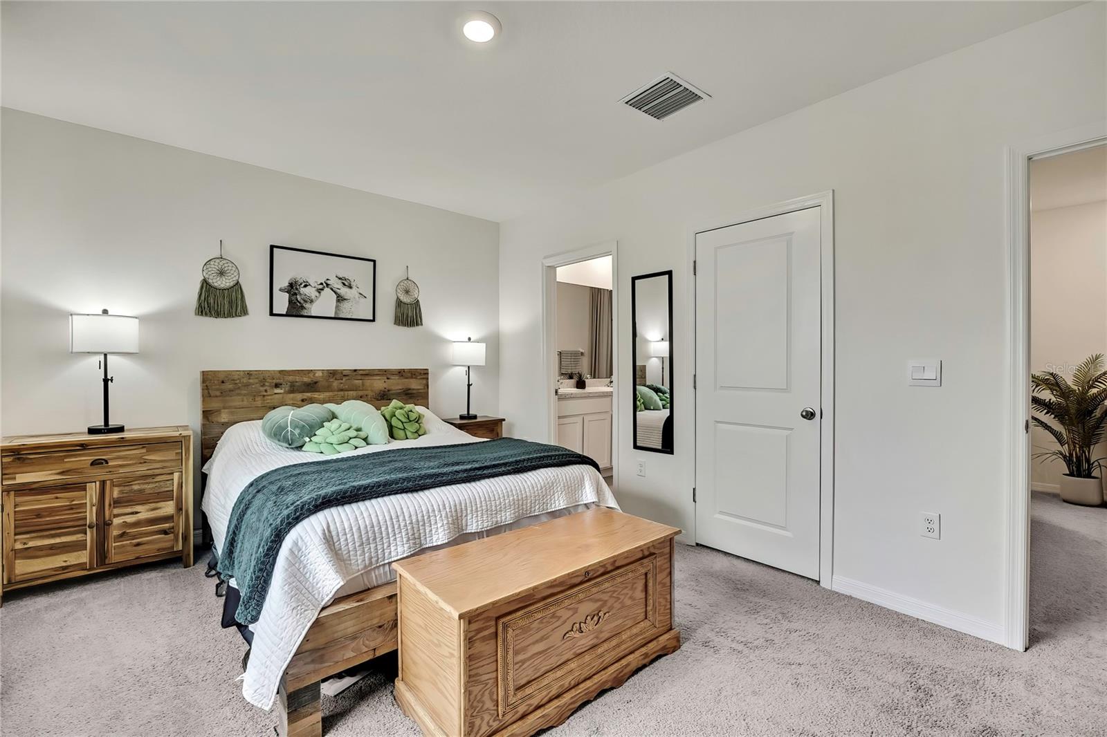 Image 28 of 67 For 16662 Maude Drive