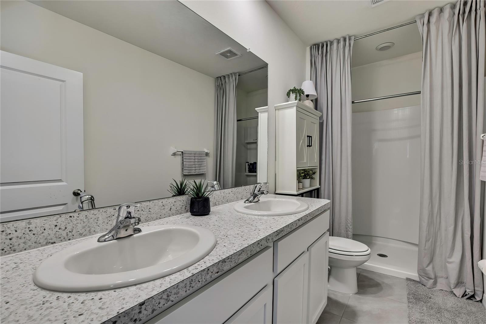 Image 29 of 67 For 16662 Maude Drive