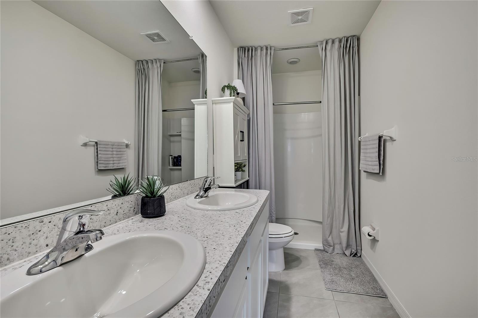 Image 30 of 67 For 16662 Maude Drive