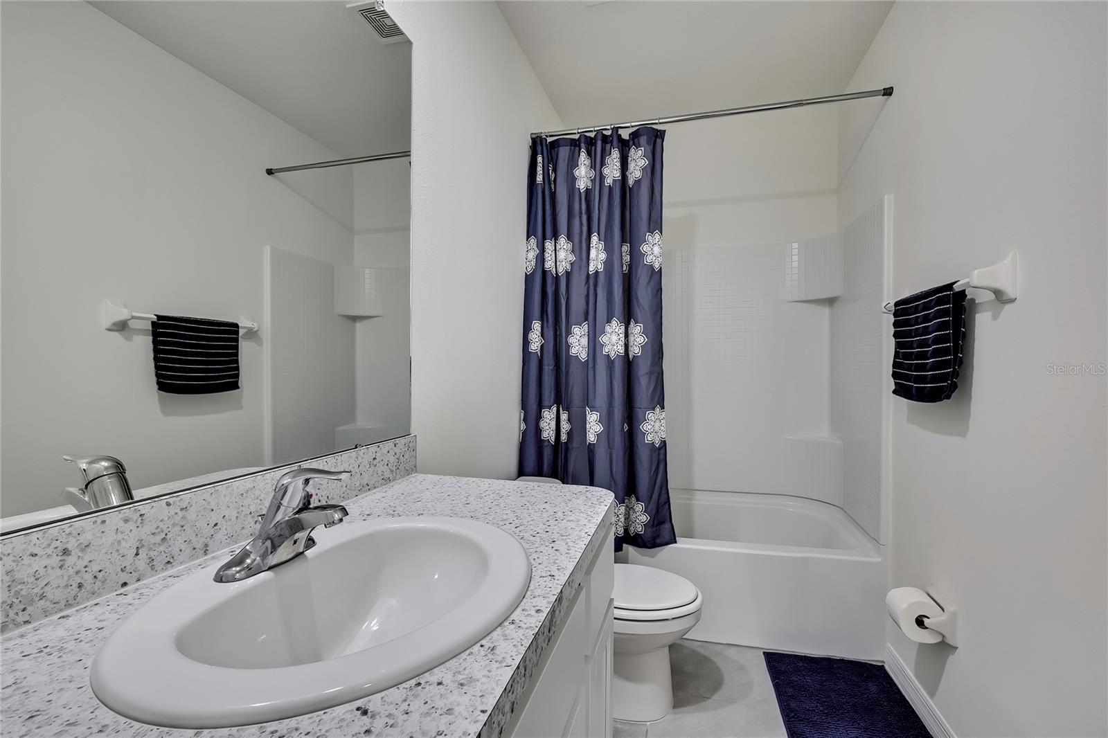 Image 34 of 67 For 16662 Maude Drive