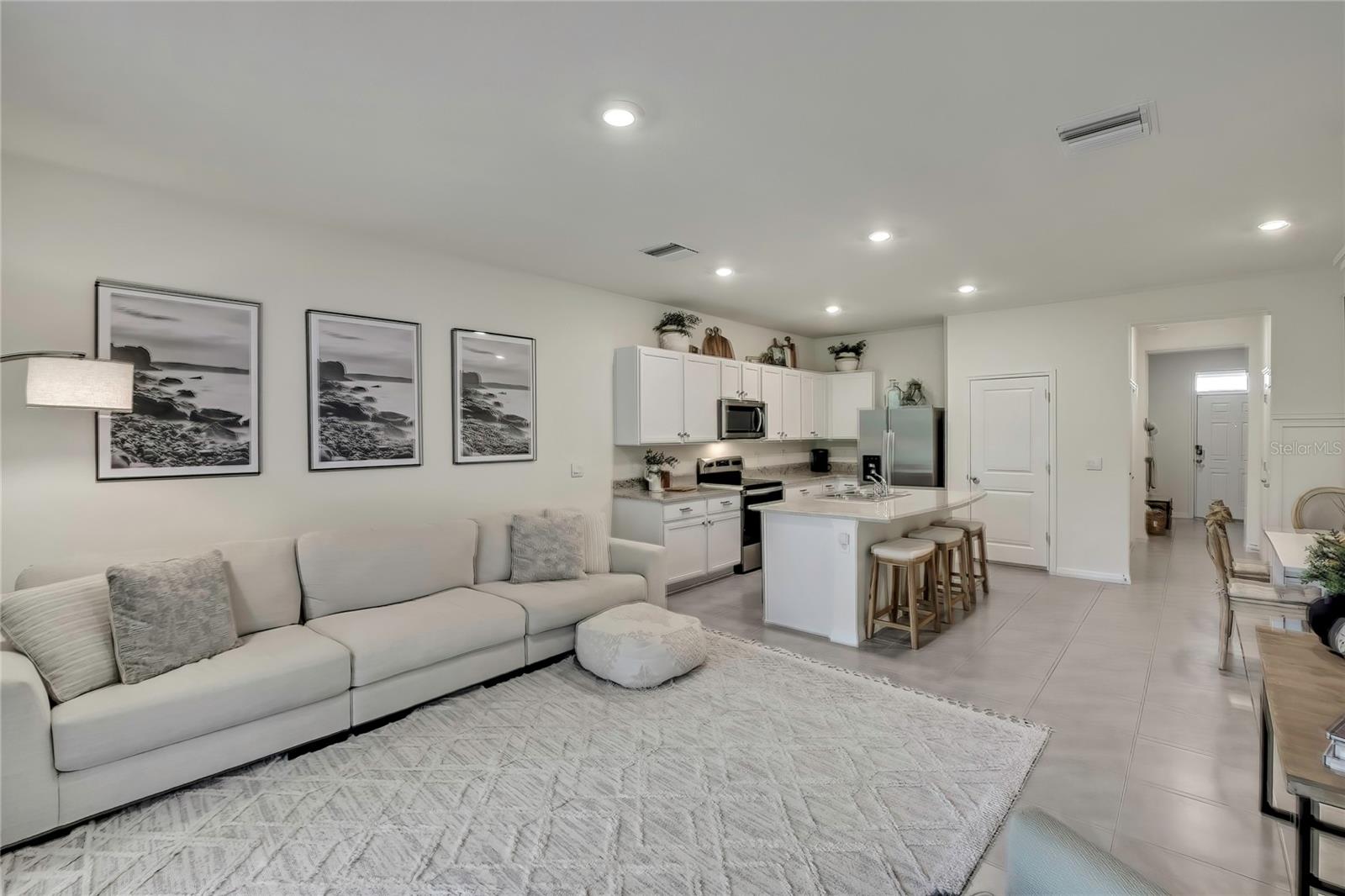 Image 7 of 67 For 16662 Maude Drive