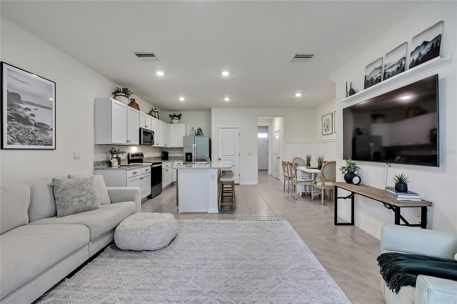 Image 8 of 67 For 16662 Maude Drive