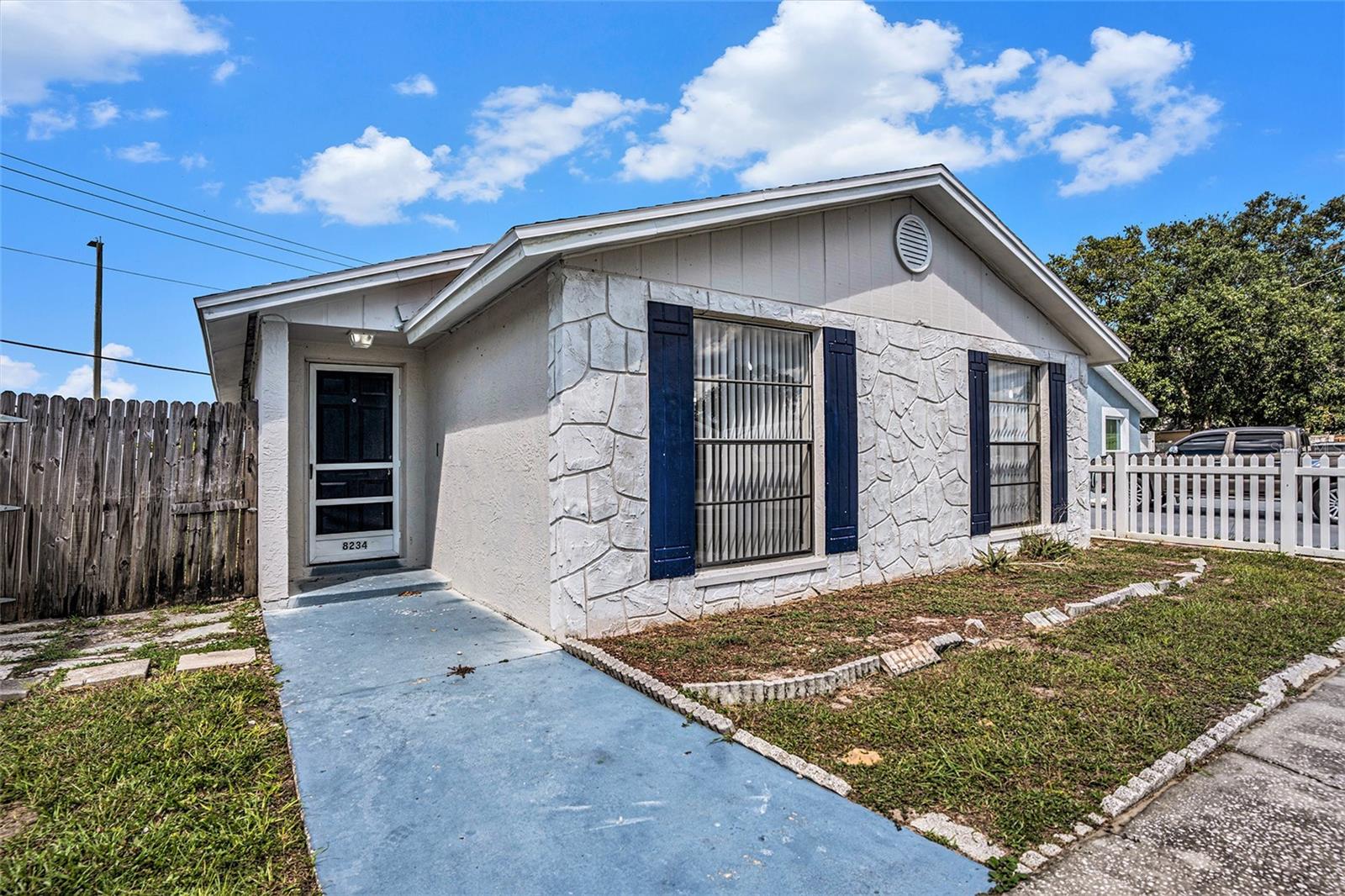 Image 4 of 26 For 8234 Ravencroft Drive