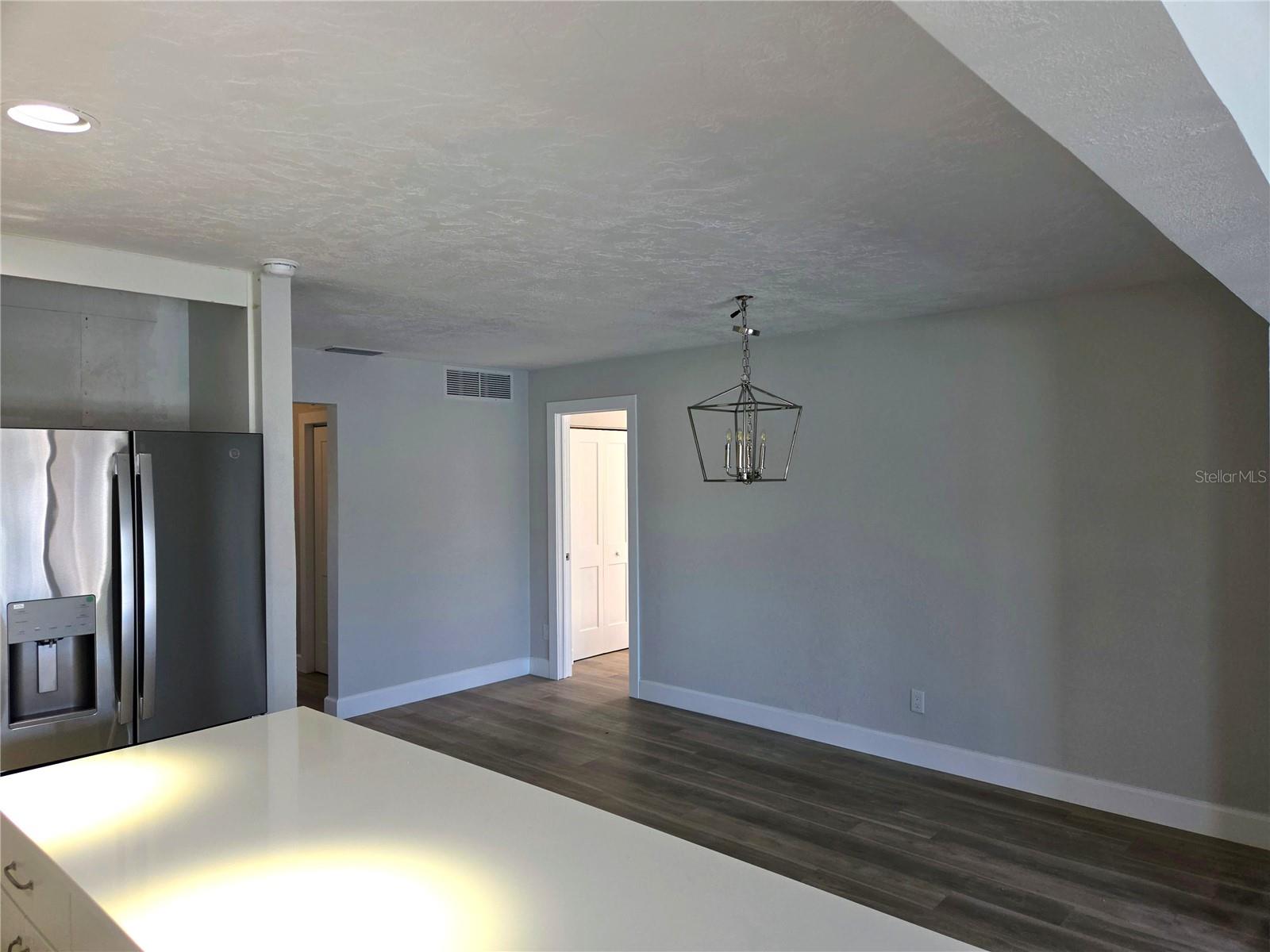 Image 11 of 48 For 2053 Michigan Avenue Ne