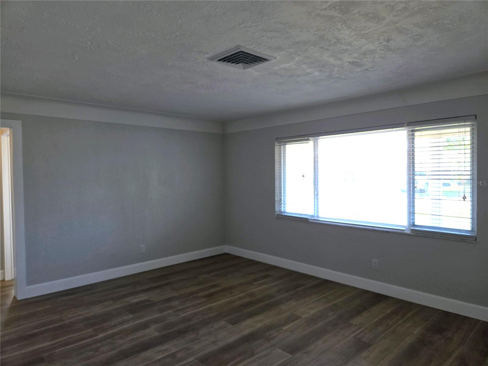 Image 16 of 48 For 2053 Michigan Avenue Ne