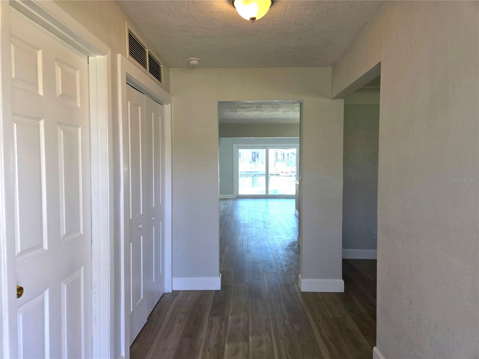 Image 3 of 48 For 2053 Michigan Avenue Ne