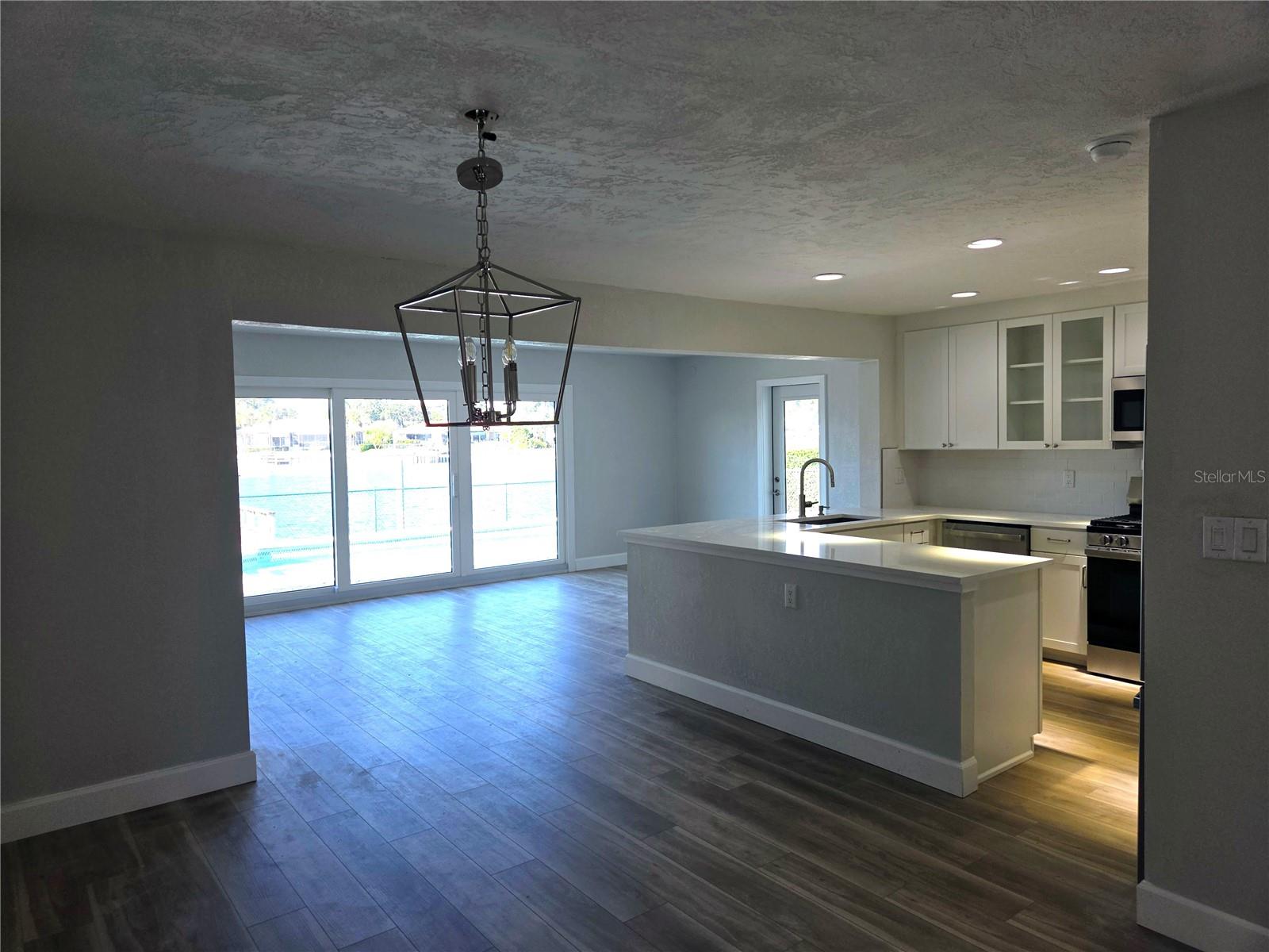 Image 4 of 48 For 2053 Michigan Avenue Ne