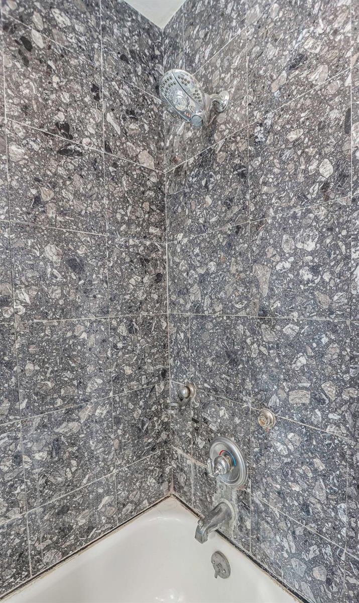 Image 29 of 44 For 10039 88th Street