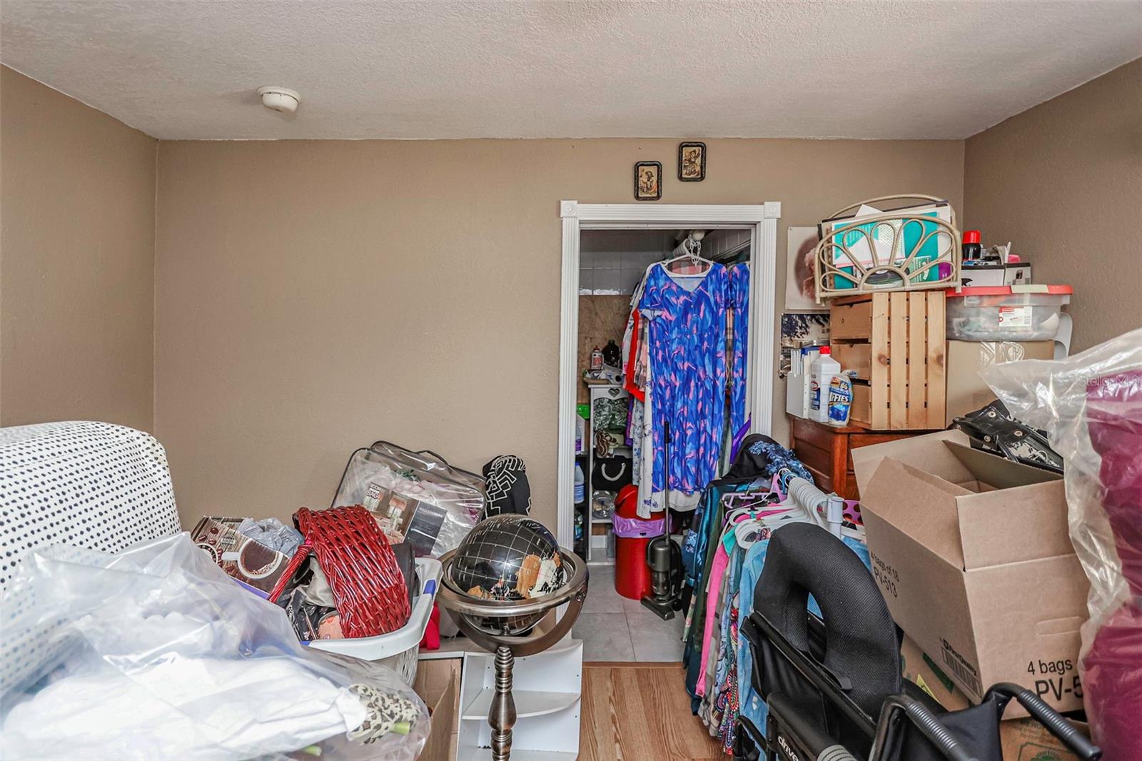 Image 33 of 44 For 10039 88th Street