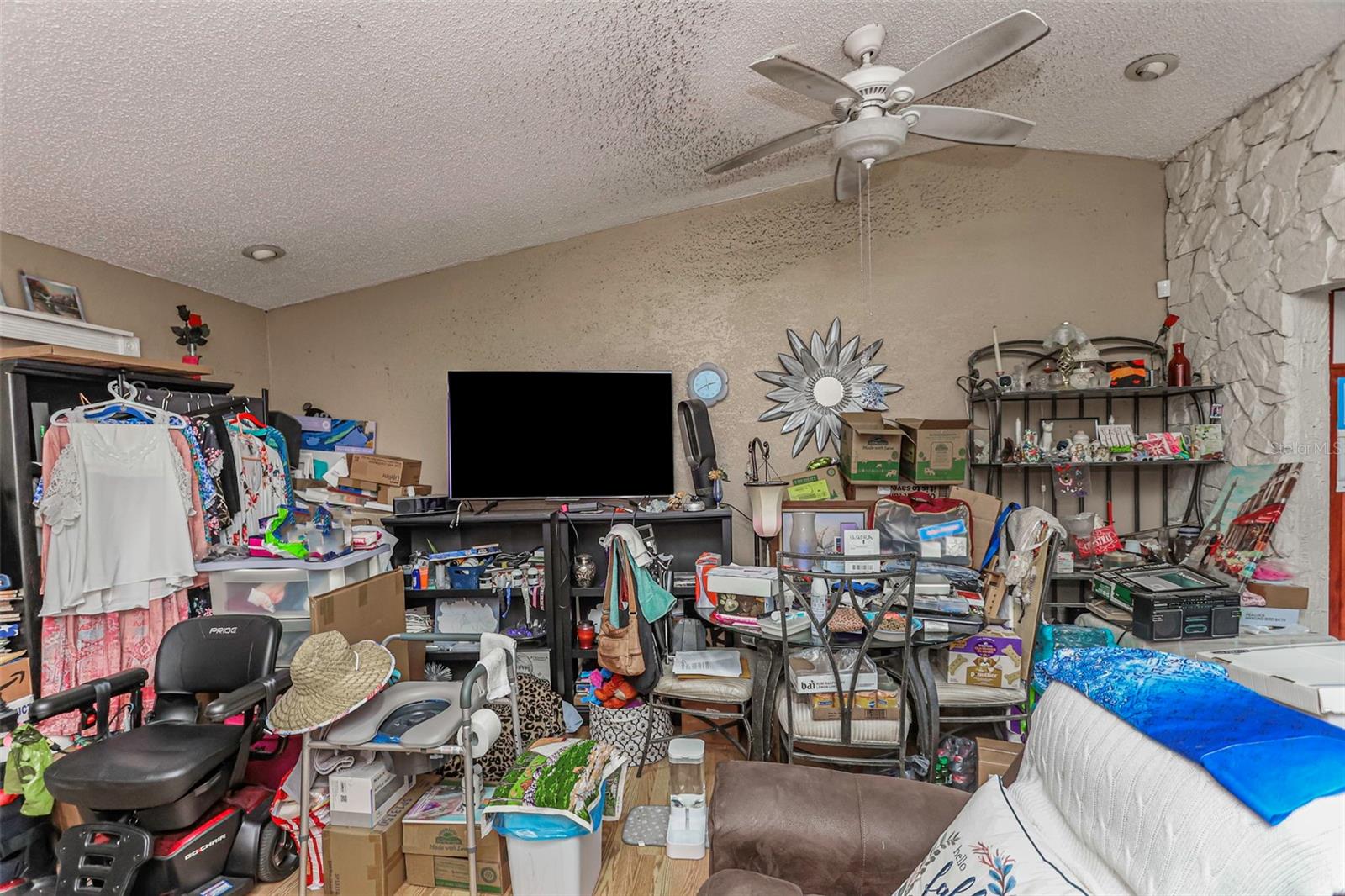 Image 6 of 44 For 10039 88th Street