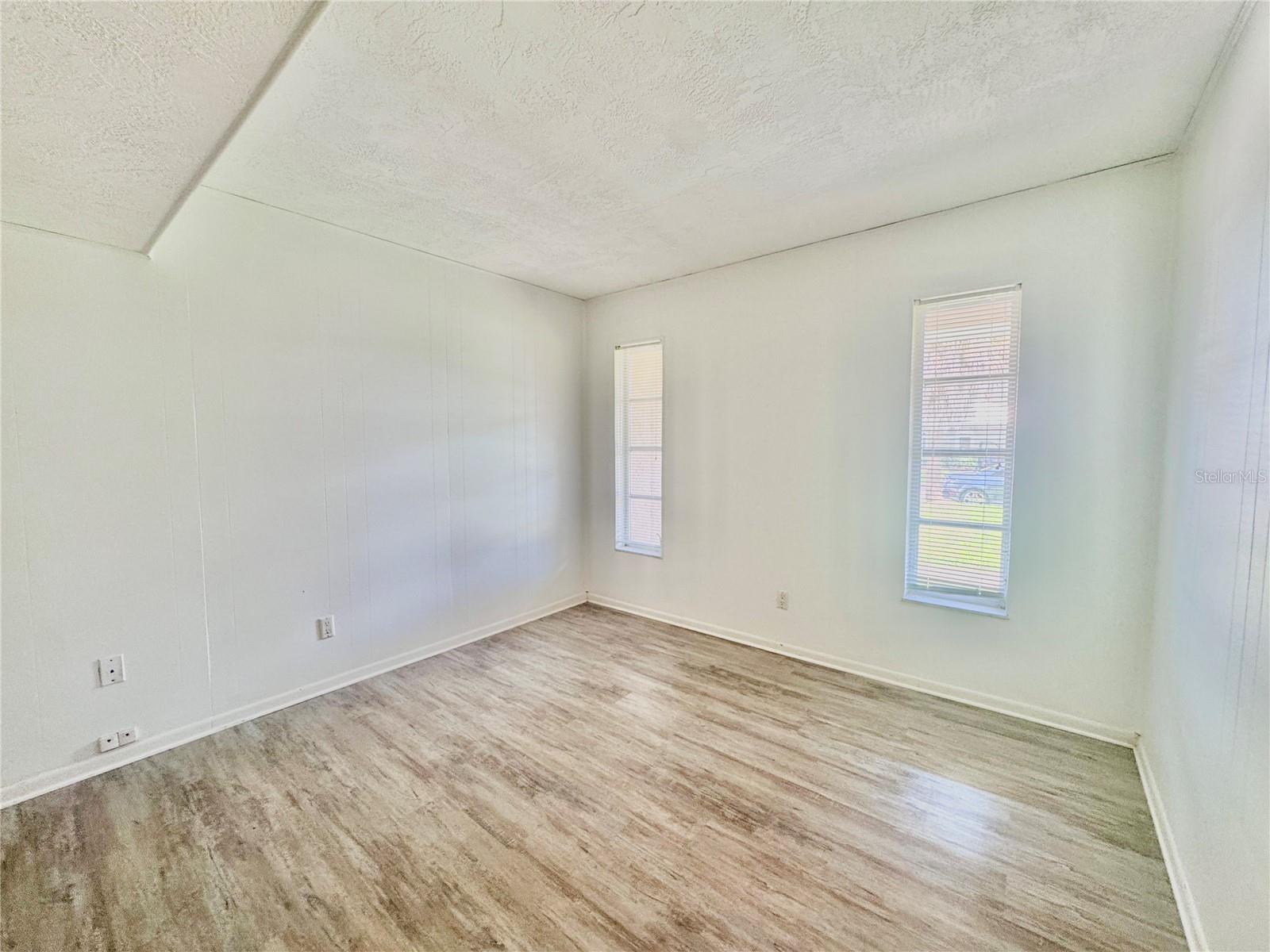 Image 17 of 32 For 4097 40th Street S