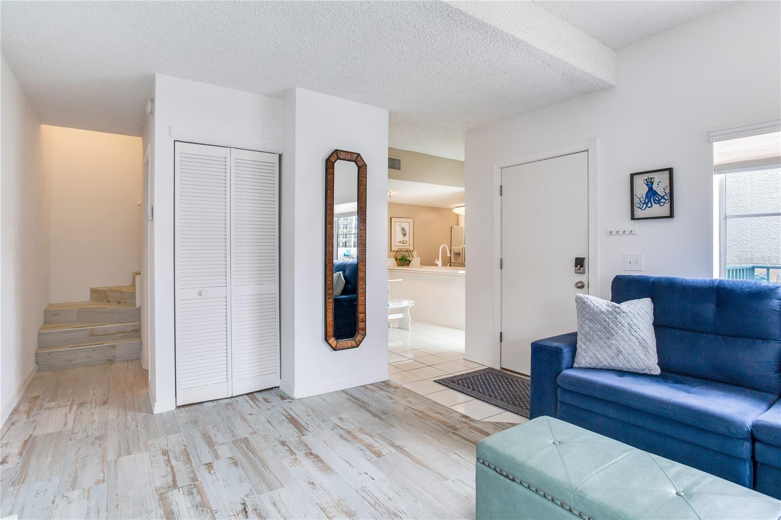 Image 15 of 44 For 171 Medallion Boulevard H