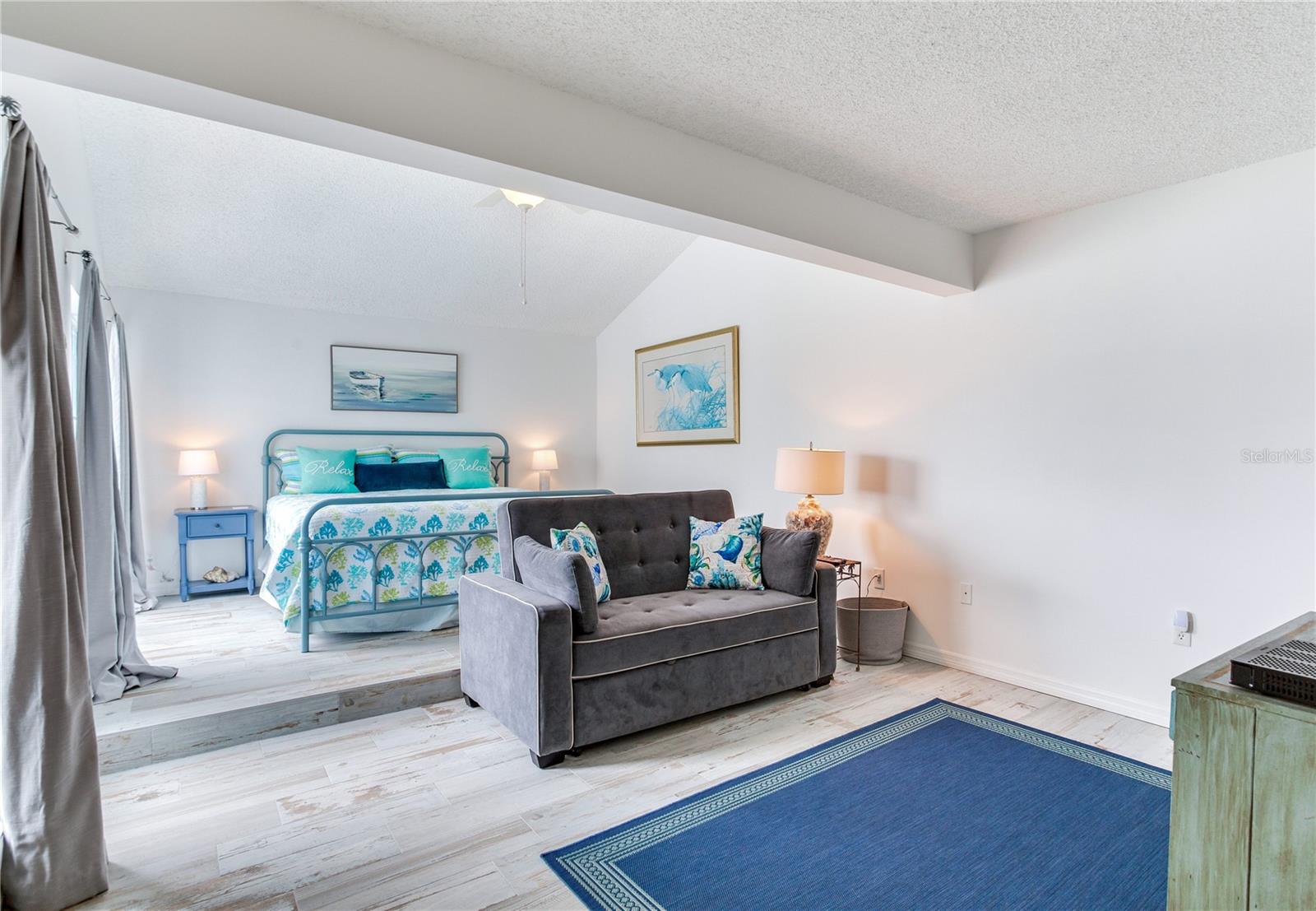 Image 17 of 44 For 171 Medallion Boulevard H
