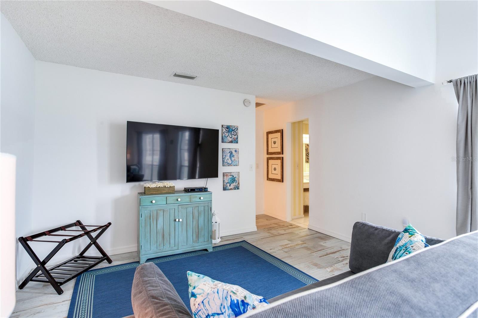 Image 20 of 44 For 171 Medallion Boulevard H