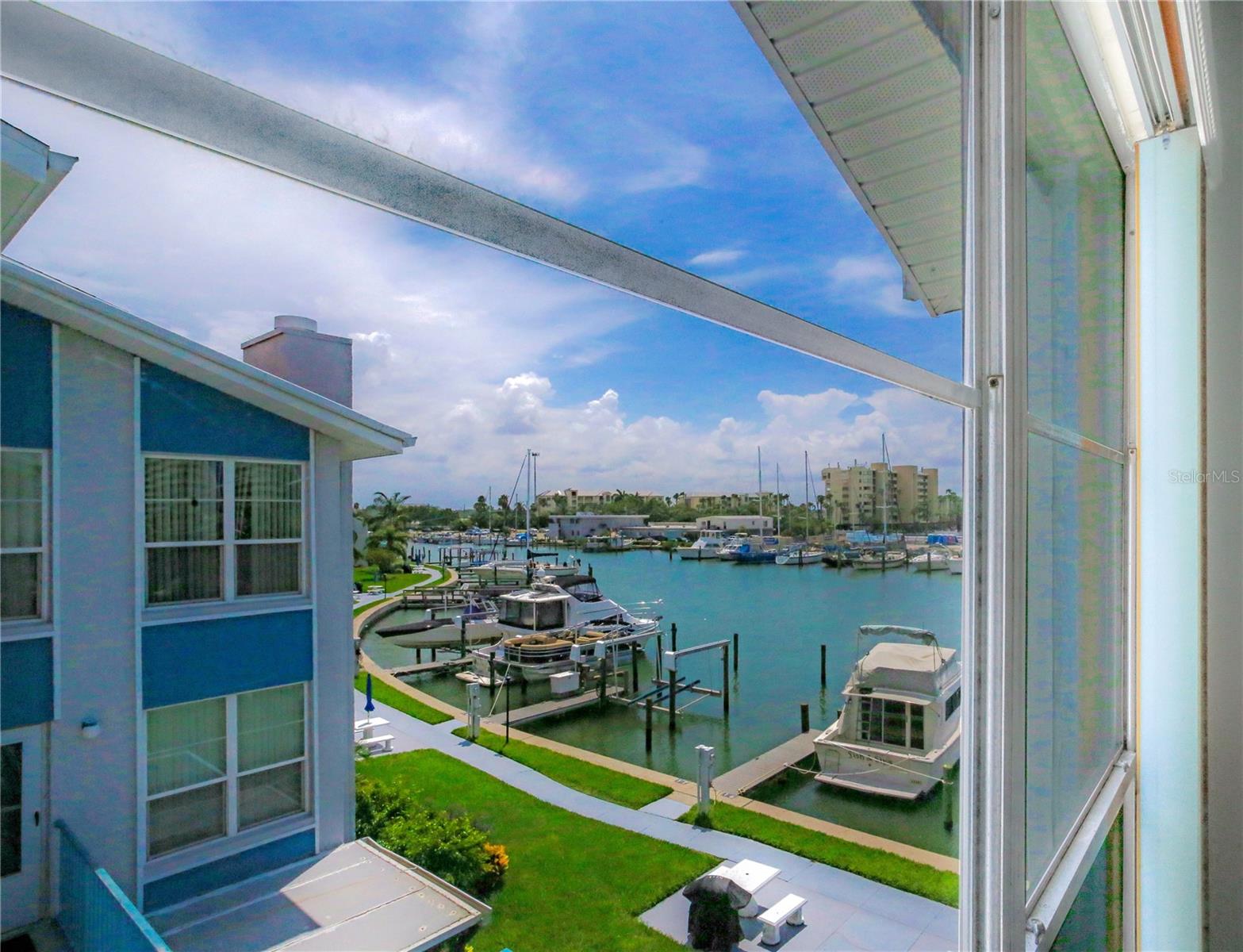 Image 4 of 44 For 171 Medallion Boulevard H