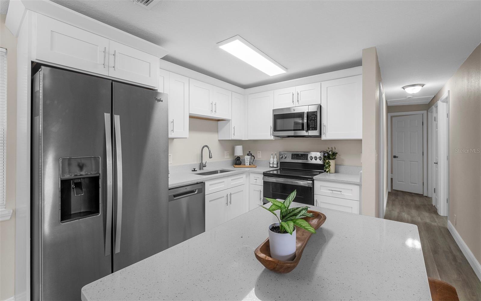 Listing photo id 8 for 3601 Giddens Avenue