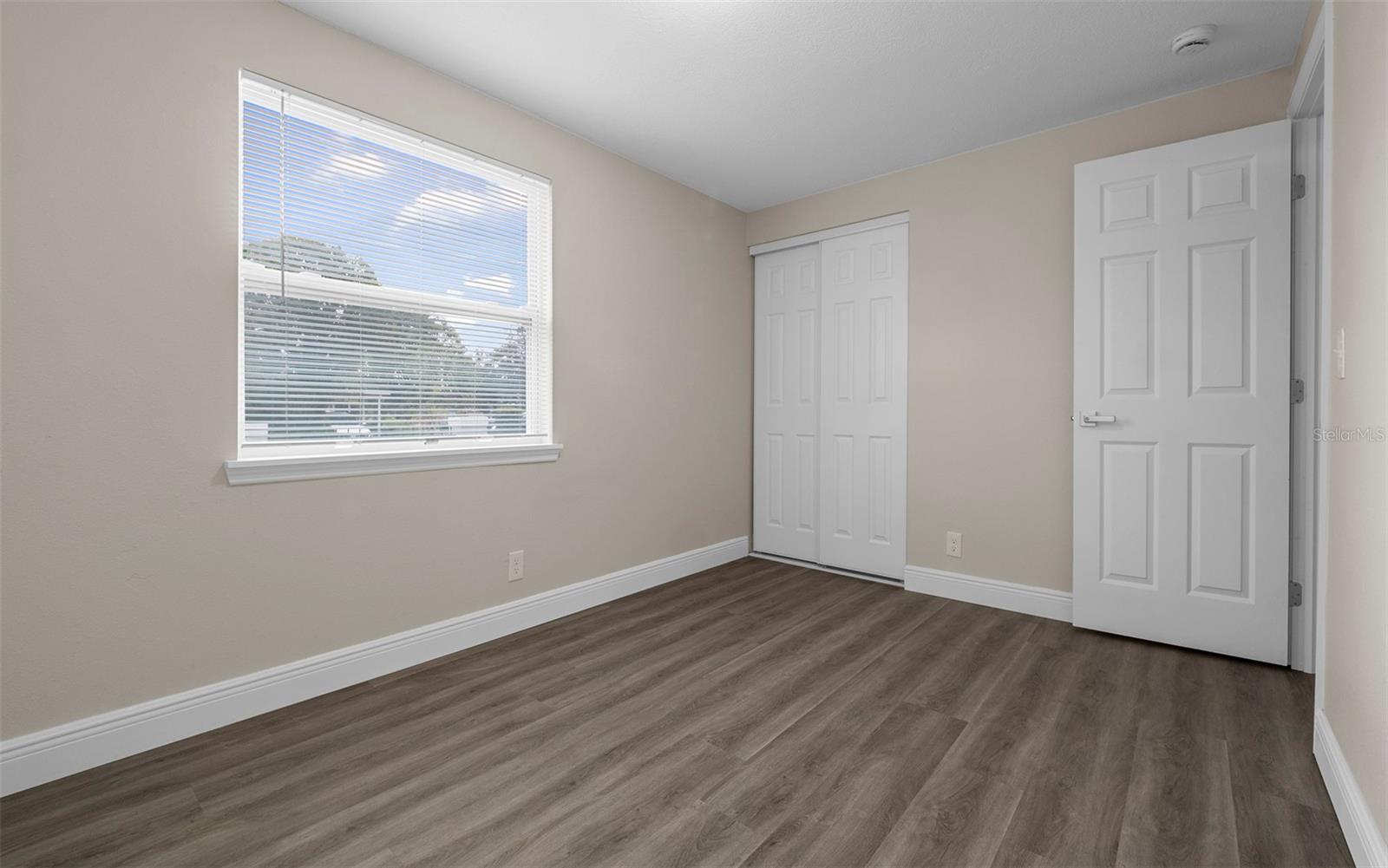 Listing photo id 16 for 3601 Giddens Avenue