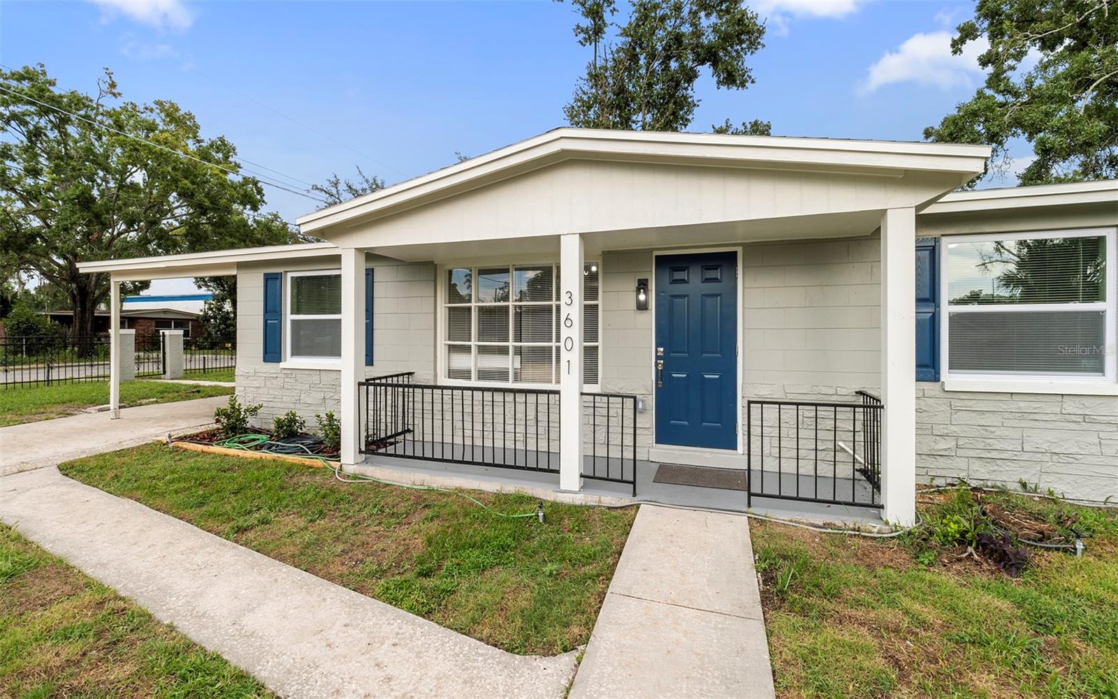 Listing photo id 0 for 3601 Giddens Avenue