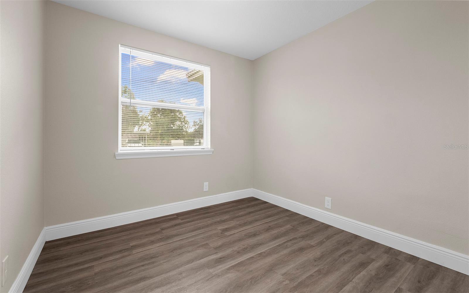 Listing photo id 20 for 3601 Giddens Avenue