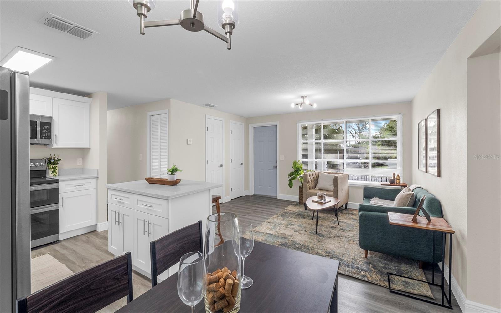 Listing photo id 4 for 3601 Giddens Avenue